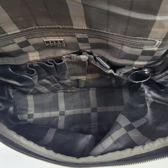 Maxx New York Black Leather Shoulder Bag – Sleek, Soft & Stylish Utility - Picture 9 of 10